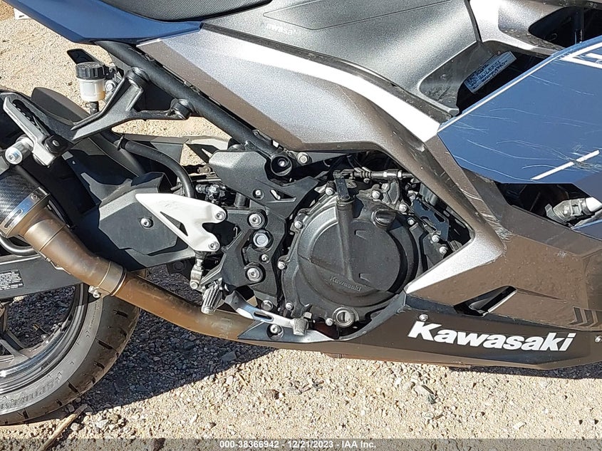VIN JKAEXKH10NDAG4946 2022 KAWASAKI EX400