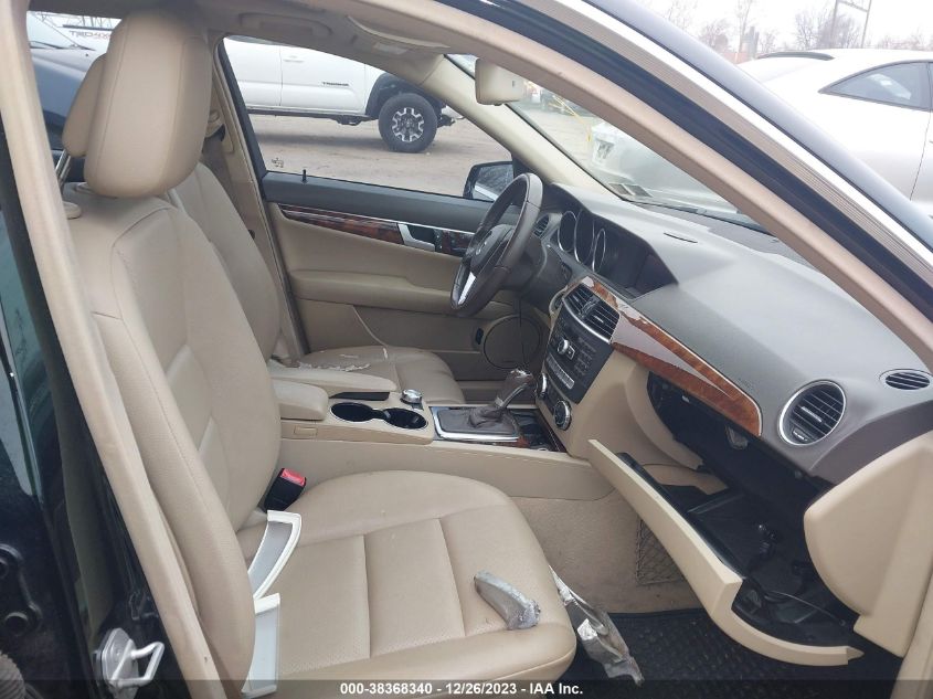 2013 MERCEDES-BENZ C 300 LUXURY 4MATIC/SPORT 4MATIC - WDDGF8AB4DR247394