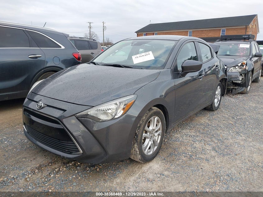 VIN 3MYDLBYV8JY306067 2018 TOYOTA YARIS IA