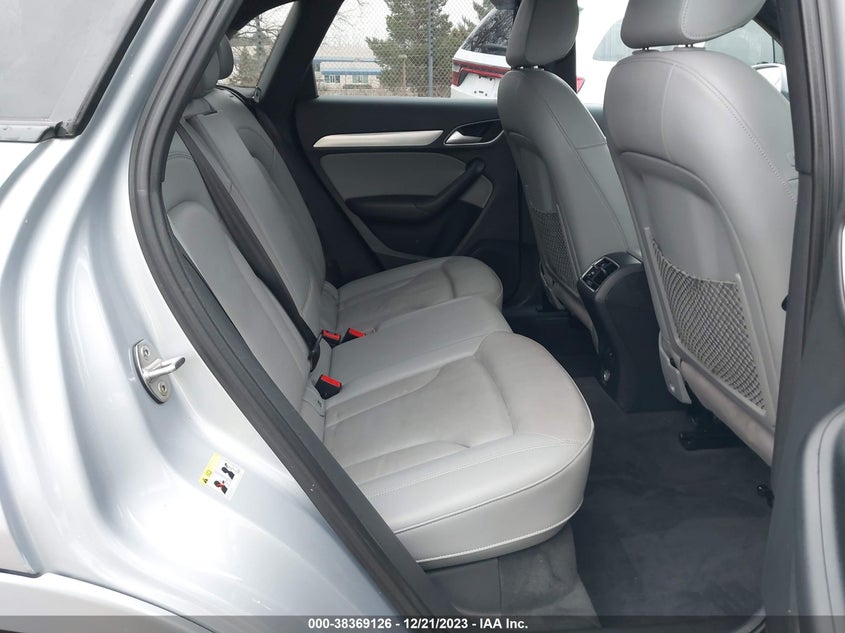 VIN WA1ECCFS8JR005865 2018 AUDI Q3 PREMIUM