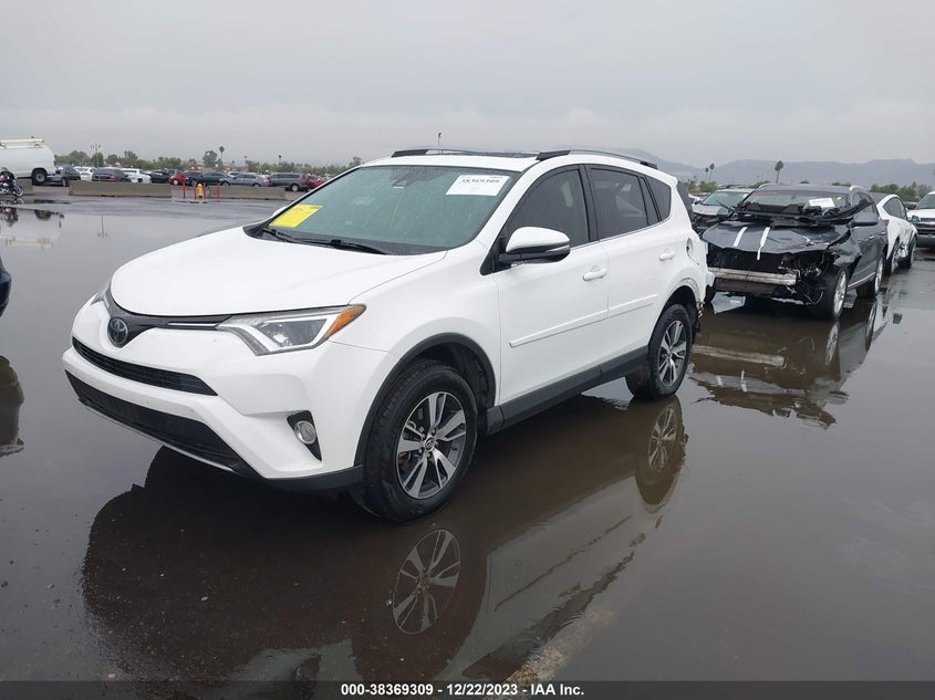 VIN JTMRFREV5JJ740878 2018 TOYOTA RAV4 ADVENTURE/XLE