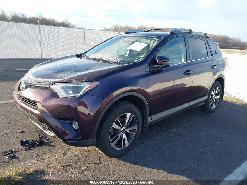 VIN 2T3RFREV8HW565716 2017 TOYOTA RAV4 XLE