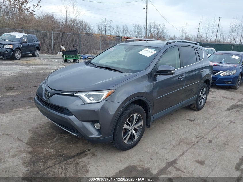 VIN JTMRFREV2HJ116708 2017 TOYOTA RAV4 XLE