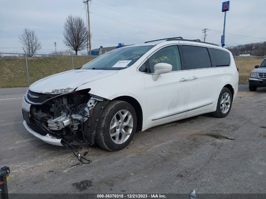 2C4RC1BG5HR543523 2017 CHRYSLER PACIFICA, photo no. 2