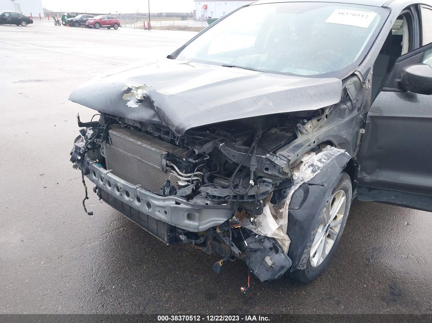 VIN 1FMCU9GD4HUE47879 2017 FORD ESCAPE SE