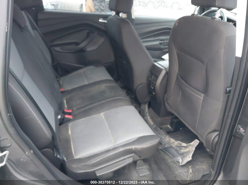 VIN 1FMCU9GD4HUE47879 2017 FORD ESCAPE SE