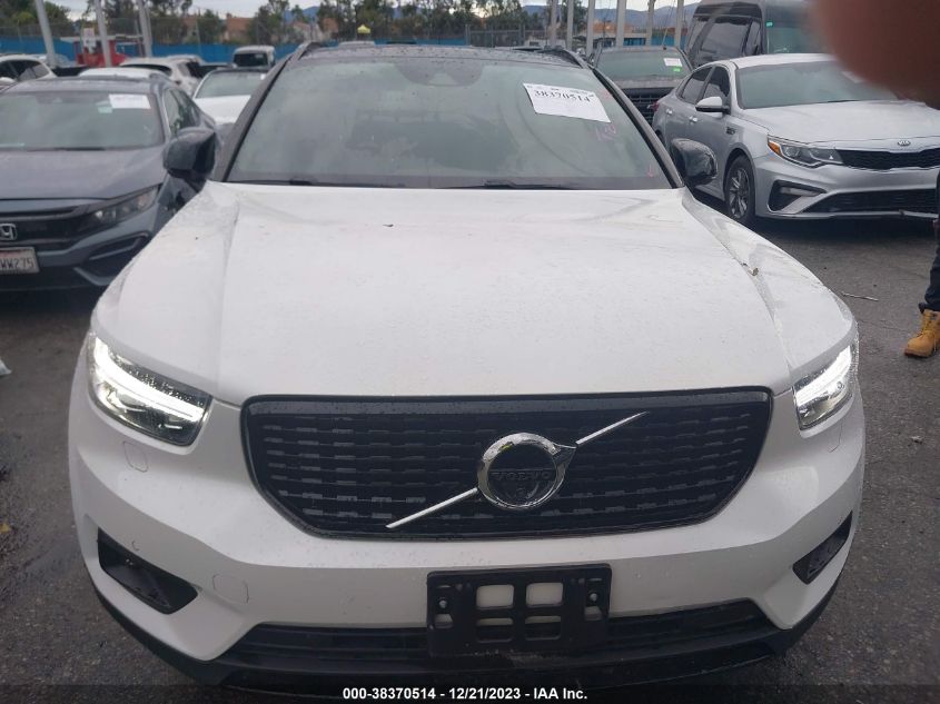 2021 VOLVO XC40 T5 R-DESIGN YV4162UM8M2431267