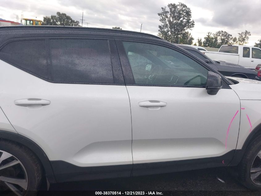 2021 VOLVO XC40 T5 R-DESIGN YV4162UM8M2431267