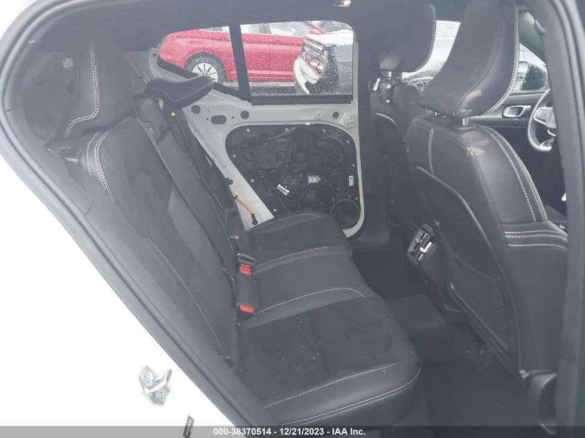 2021 VOLVO XC40 T5 R-DESIGN YV4162UM8M2431267