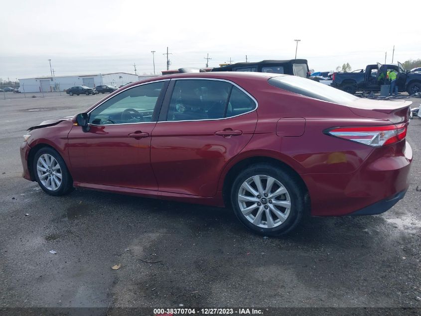 2018 TOYOTA CAMRY LE - 4T1B11HK4JU561731