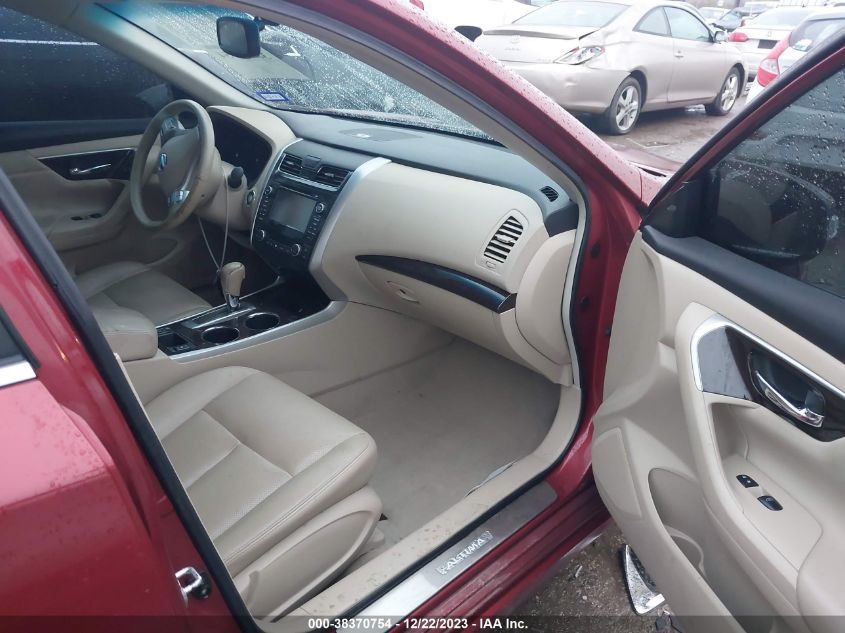2013 NISSAN ALTIMA 2.5/S/SV/SL - 1N4AL3AP3DN570176