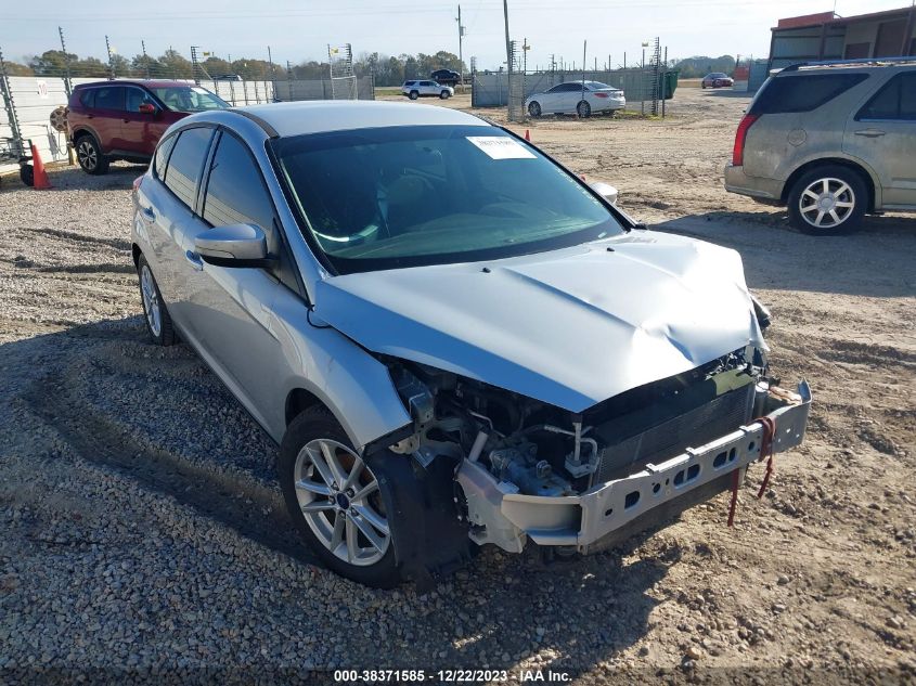 2015 FORD FOCUS SE - 1FADP3K26FL350131