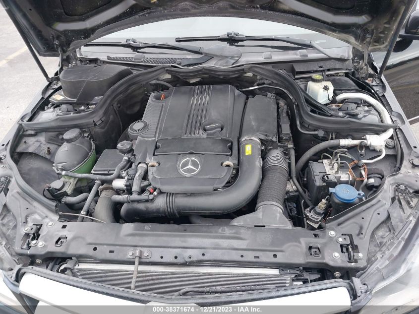 2013 MERCEDES-BENZ C 250 WDDGF4HBODA774409