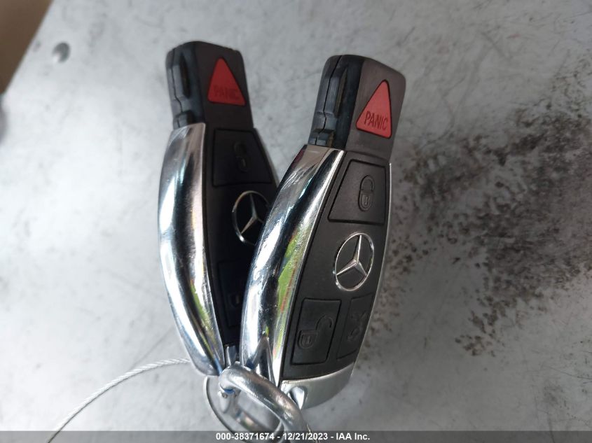 2013 MERCEDES-BENZ C 250 WDDGF4HBODA774409