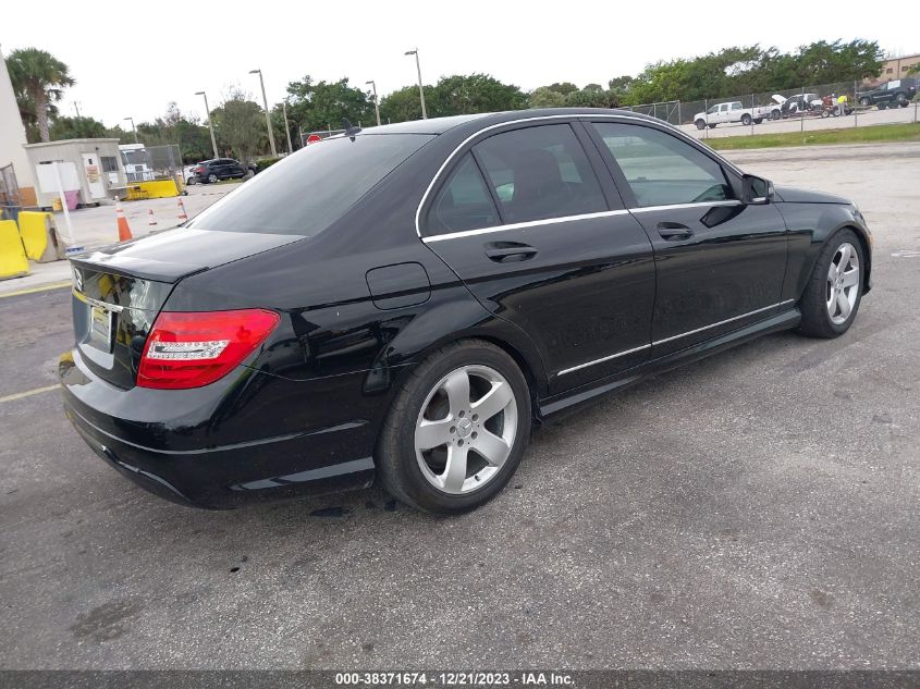 2013 MERCEDES-BENZ C 250 WDDGF4HBODA774409