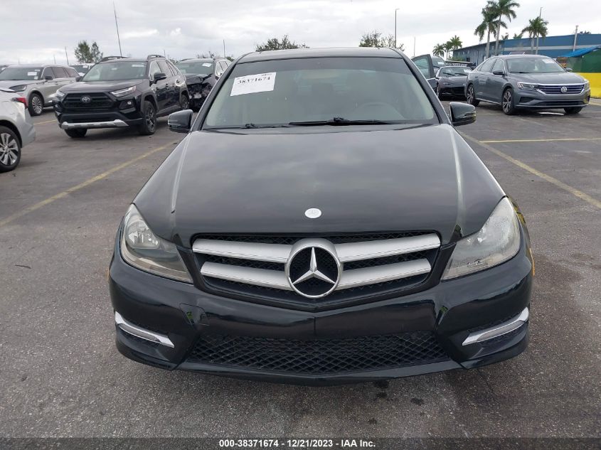2013 MERCEDES-BENZ C 250 WDDGF4HBODA774409