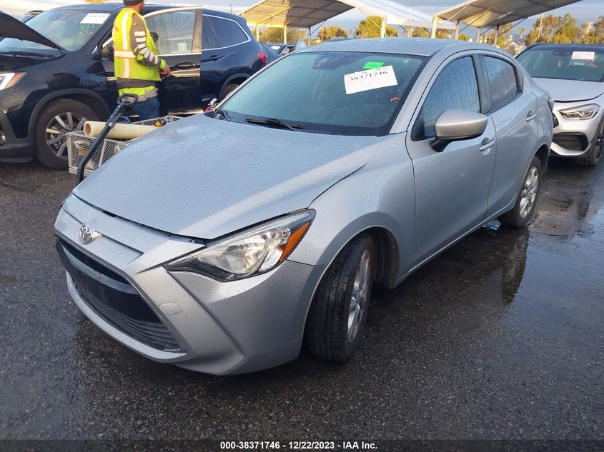 VIN 3MYDLBYV3JY317526 2018 TOYOTA YARIS IA