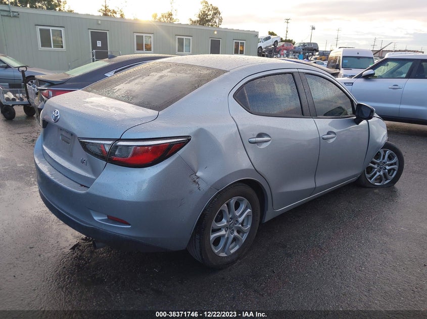 VIN 3MYDLBYV3JY317526 2018 TOYOTA YARIS IA