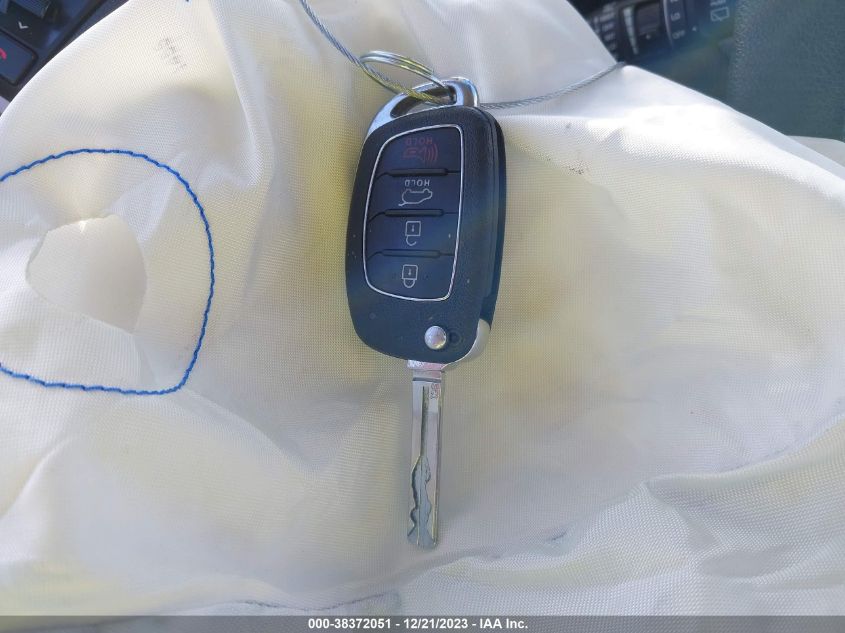 2017 HYUNDAI TUCSON SE - KM8J3CA48HU414710