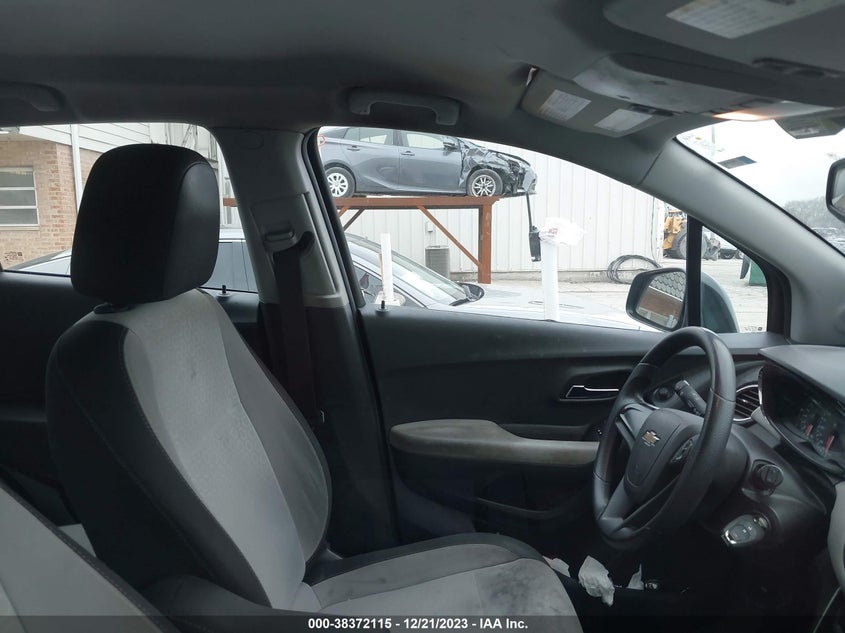 VIN 3GNCJKSB7LL229584 2020 CHEVROLET TRAX LS