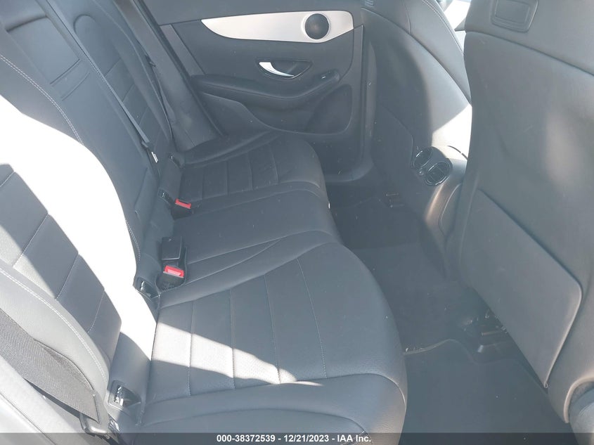 VIN WDC0G4JB0KF593887 2019 MERCEDES-BENZ GLC 300 300