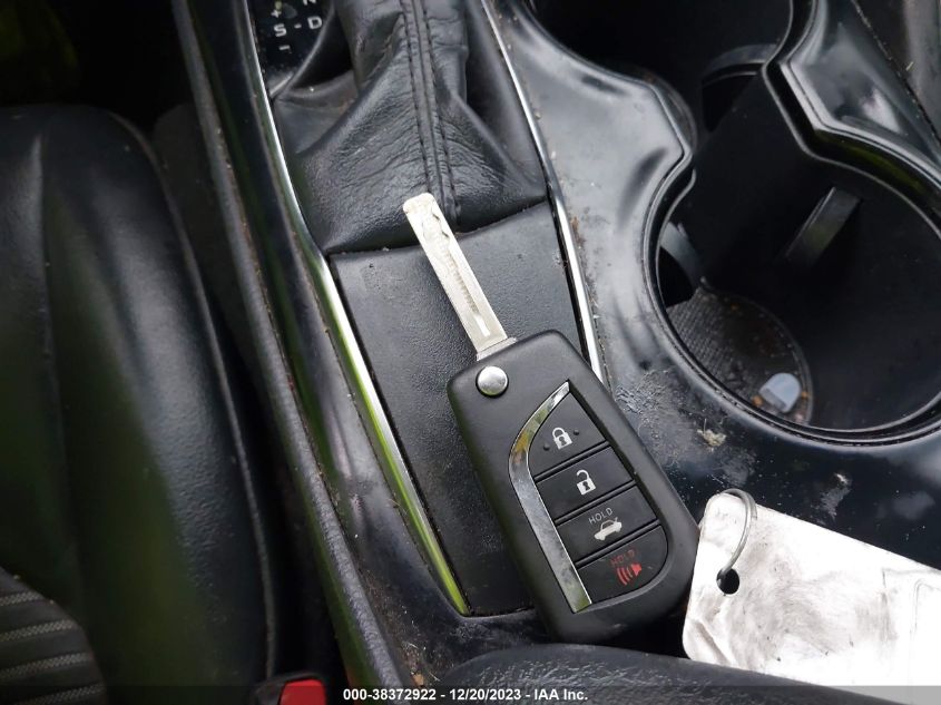 2019 TOYOTA CAMRY SE - 4T1B11HK2KU284238