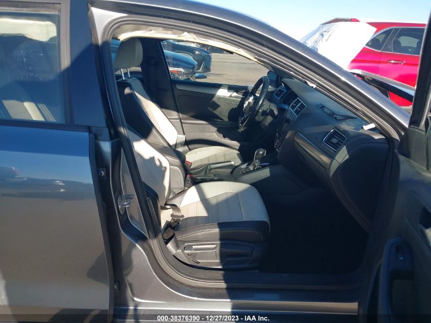 2016 VOLKSWAGEN JETTA 1.8T SPORT - 3VWD17AJ3GM238024