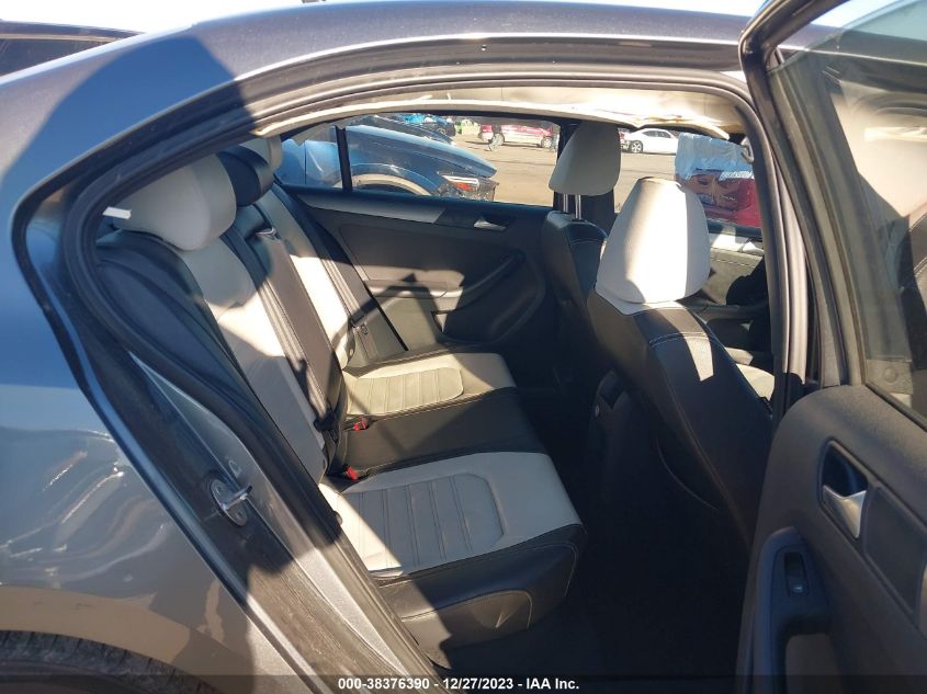 2016 VOLKSWAGEN JETTA 1.8T SPORT - 3VWD17AJ3GM238024