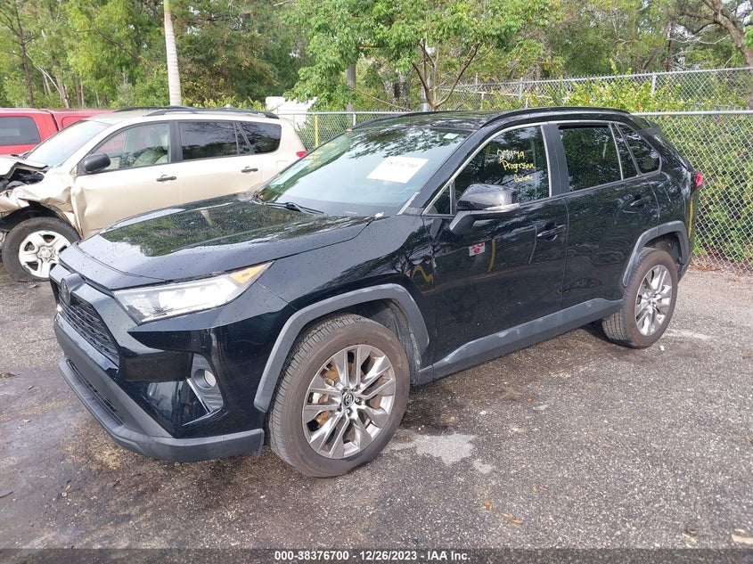 VIN 2T3C1RFV0KW028882 2019 TOYOTA RAV4 XLE PREMIUM