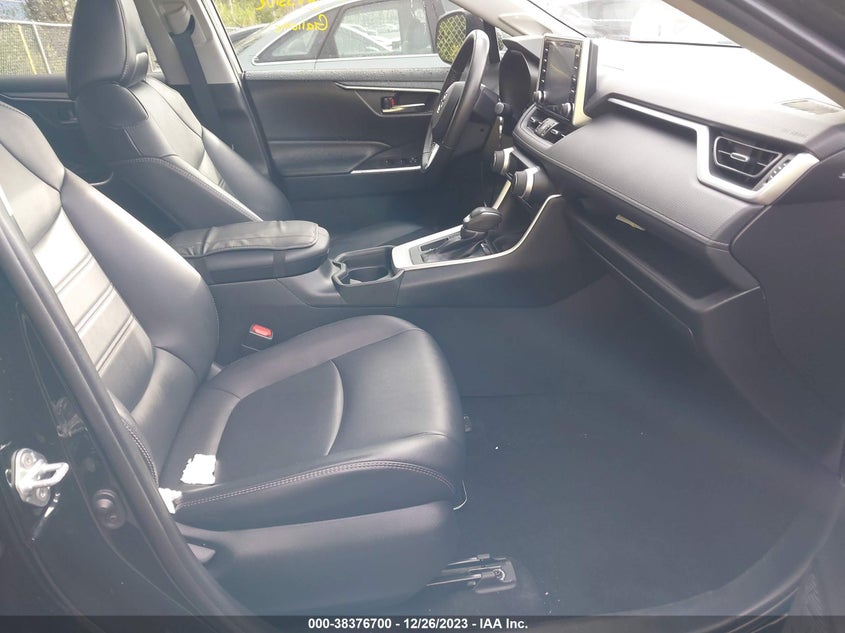VIN 2T3C1RFV0KW028882 2019 TOYOTA RAV4 XLE PREMIUM