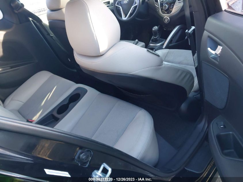 2013 HYUNDAI VELOSTER - KMHTC6AD5DU111324