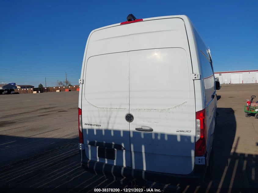 VIN WD3PF1CD6KP056868 2019 MERCEDES-BENZ SPRINTER 2500 HIGH ROOF V6