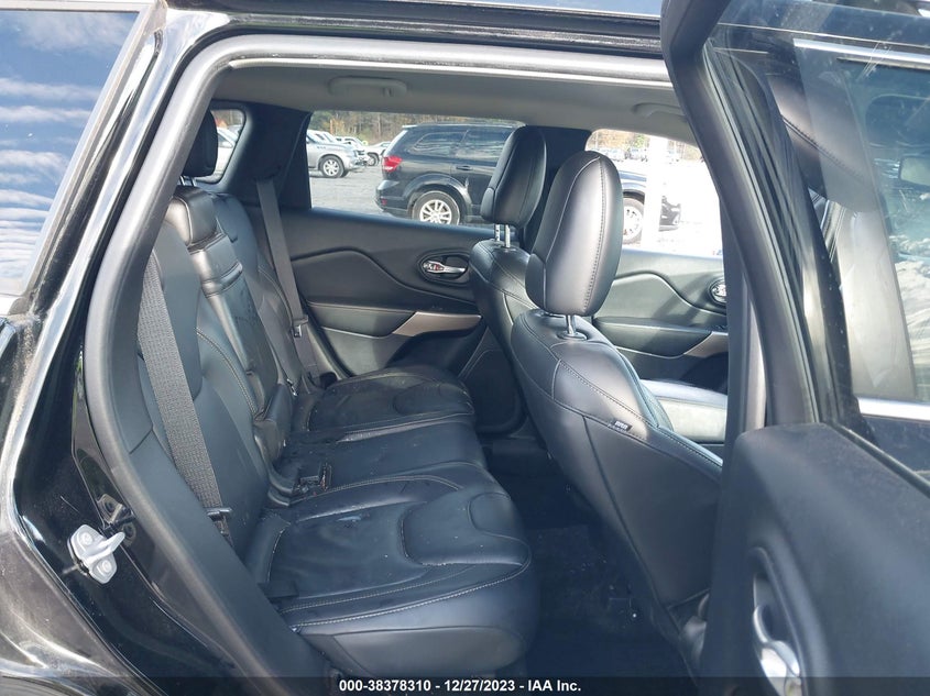 VIN 1C4PJMCB0HW579693 2017 JEEP CHEROKEE LATITUDE 4X4