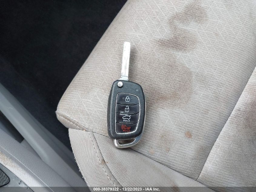 2016 HYUNDAI TUCSON SE - KM8J3CA43GU136975