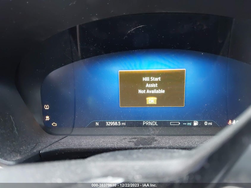 VIN 1FMCU0LZ2NUA23786 2022 FORD ESCAPE TITANIUM