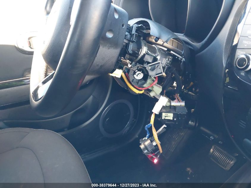2015 KIA SOUL + - KNDJP3A50F7812166