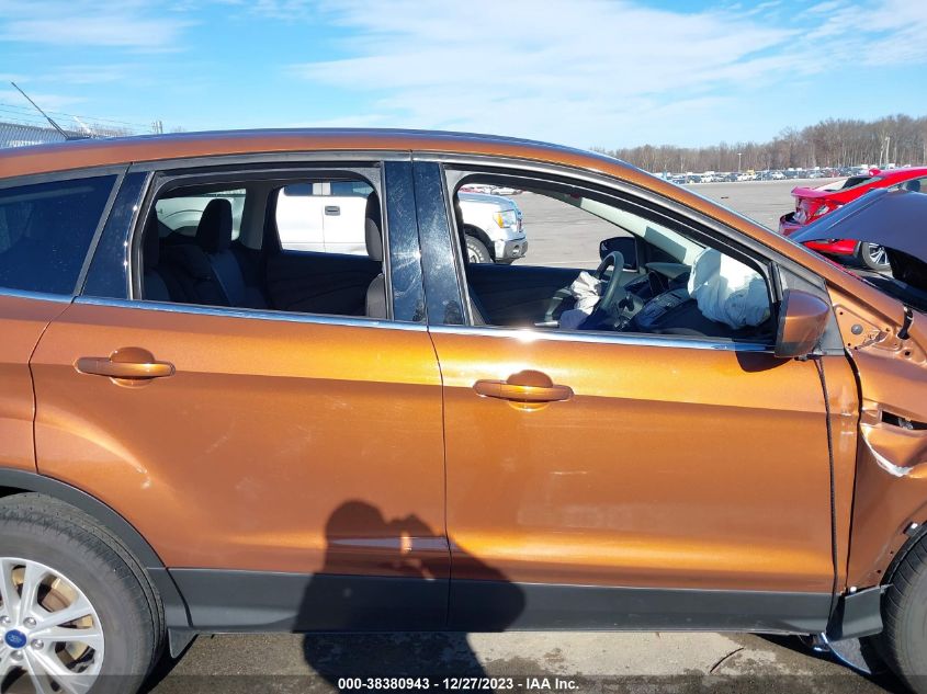 2017 FORD ESCAPE SE - 1FMCU0GD7HUA80262