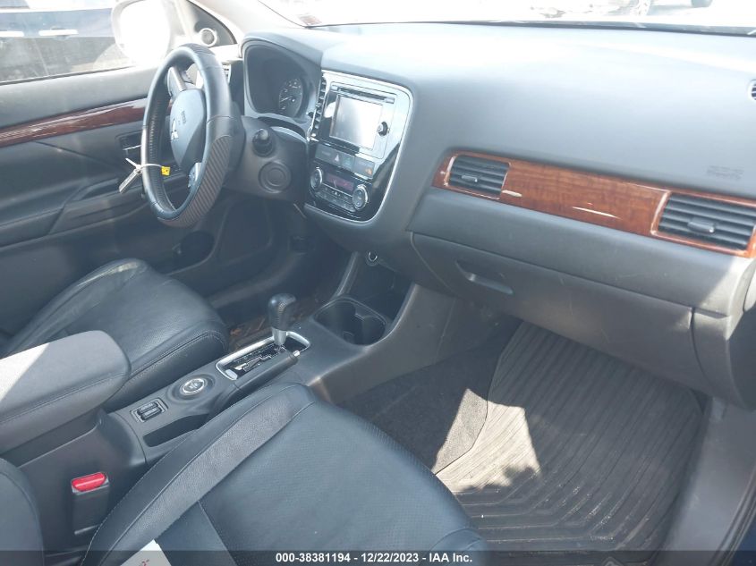 2014 MITSUBISHI OUTLANDER SE - JA4AZ3A30EZ015972