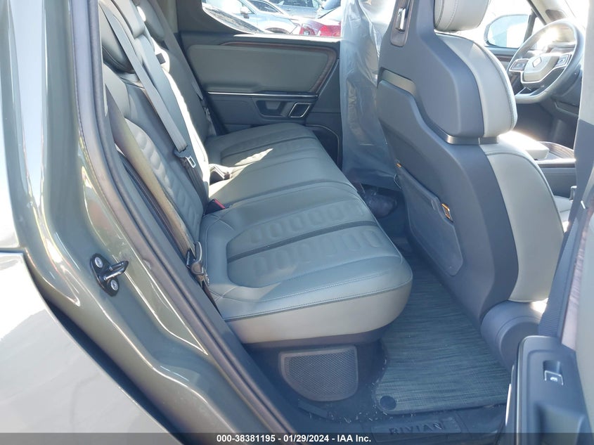 VIN 7FCTGAAL0NN004898 2022 RIVIAN R1T LAUNCH EDITION