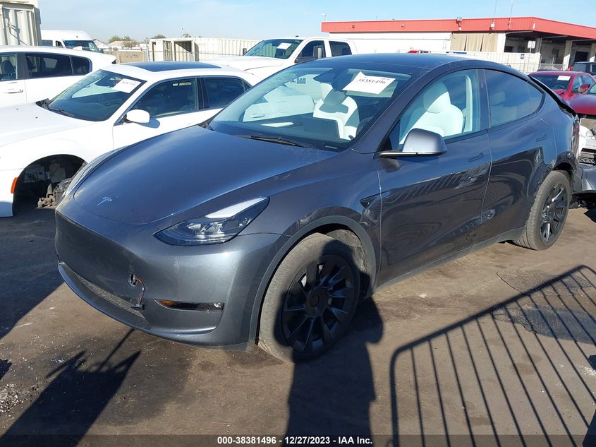 VIN 7SAYGAEE4PF871233 2023 TESLA MODEL Y