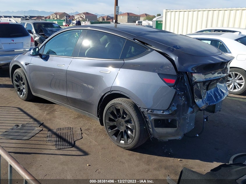 VIN 7SAYGAEE4PF871233 2023 TESLA MODEL Y