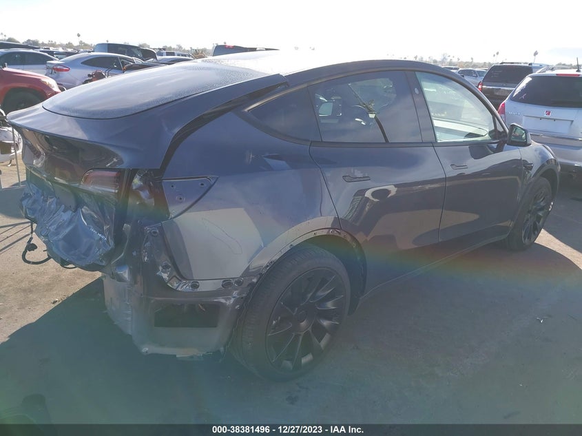 VIN 7SAYGAEE4PF871233 2023 TESLA MODEL Y