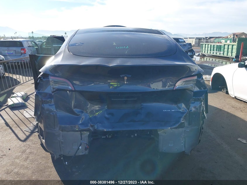 VIN 7SAYGAEE4PF871233 2023 TESLA MODEL Y