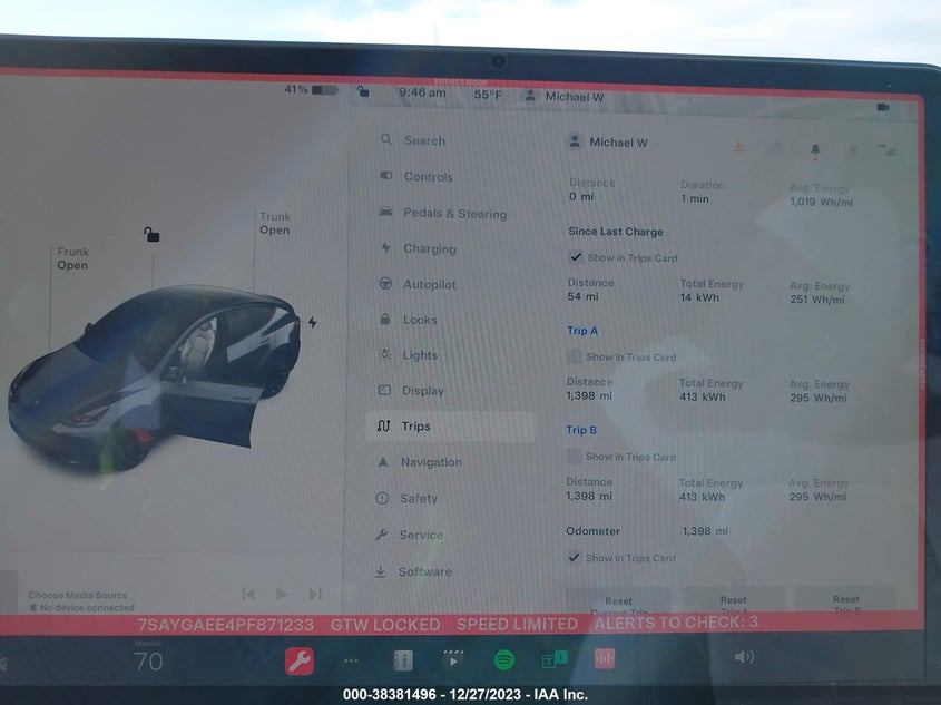 VIN 7SAYGAEE4PF871233 2023 TESLA MODEL Y