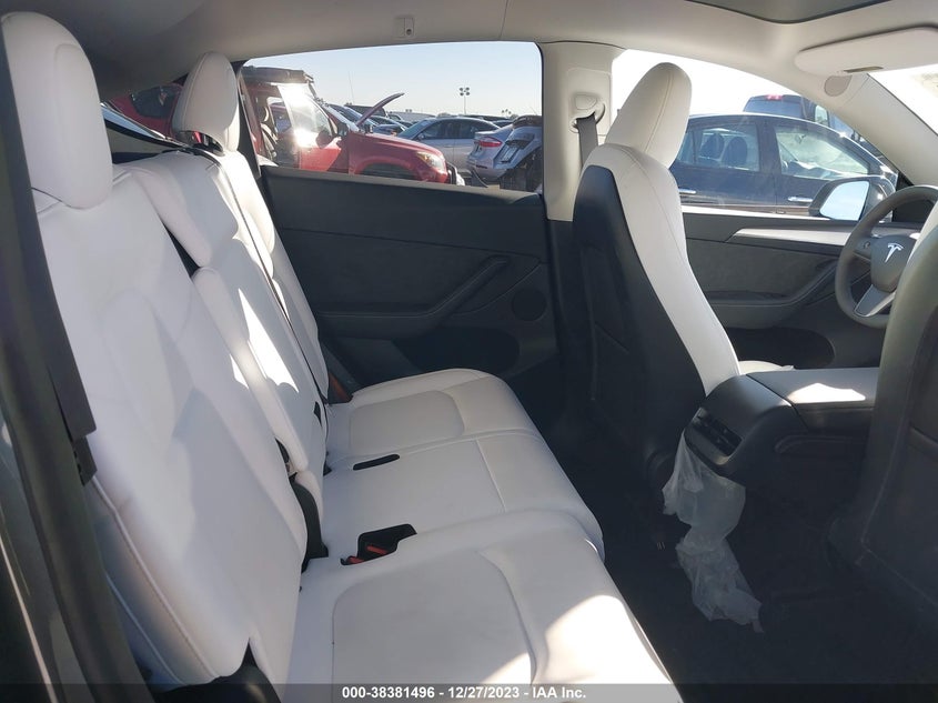 VIN 7SAYGAEE4PF871233 2023 TESLA MODEL Y