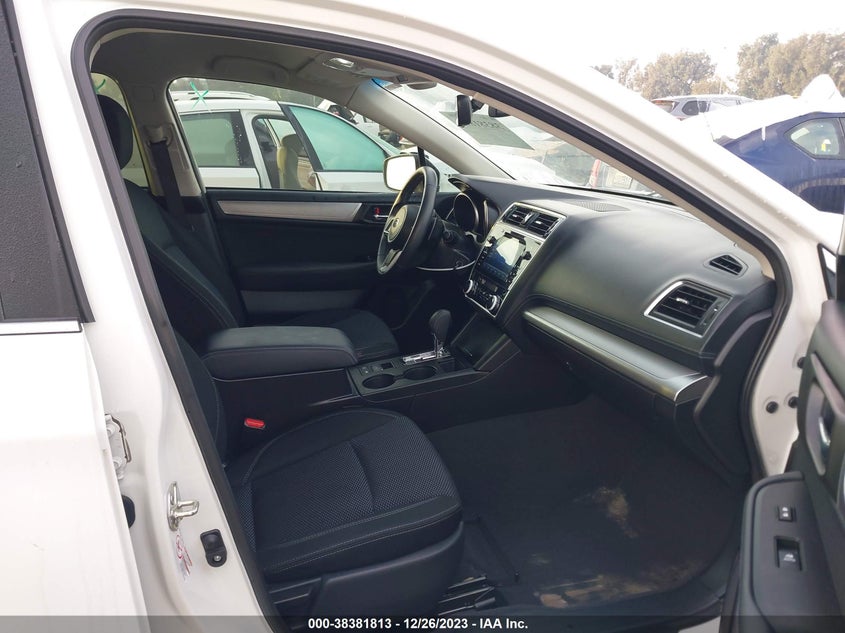 VIN 4S4BSAFC0J3281402 2018 SUBARU OUTBACK 2.5I PREMIUM