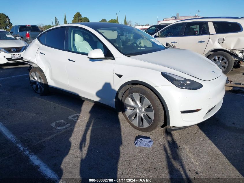 2023 TESLA MODEL Y - 7SAYGAEE8PF640982