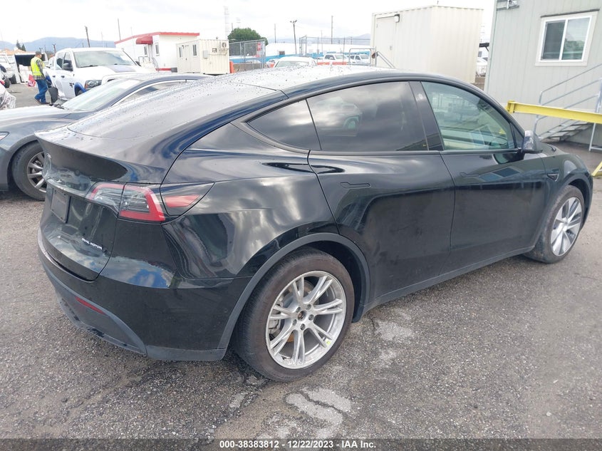 VIN 7SAYGDEE7PA024401 2023 TESLA MODEL Y