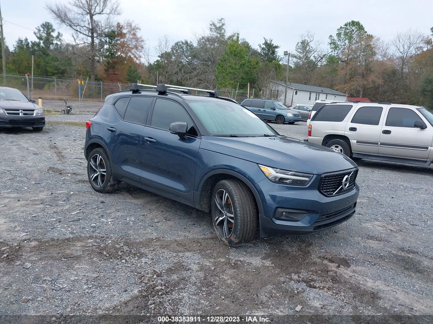 VOLVO XC40 T4 R-DESIGN 2022