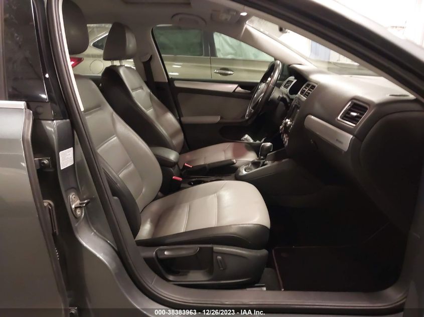 2014 VOLKSWAGEN JETTA HYBRID HYBRID - 3VW637AJ6EM317431